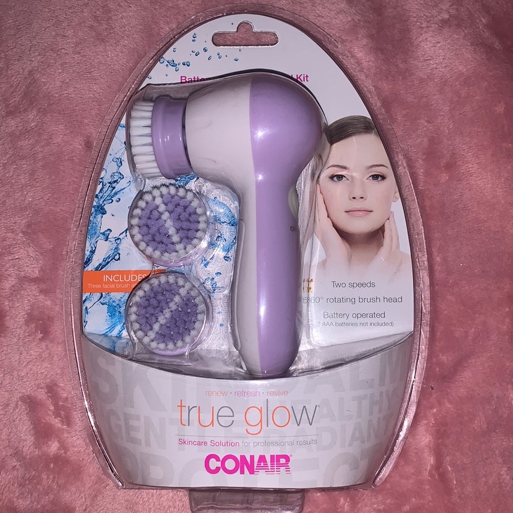 conair battery operated face brush with 2 heads